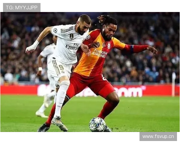 库尔图瓦门线解围神迹展现顶级反应能力 库尔图瓦门线解围神迹展现顶级反应能力