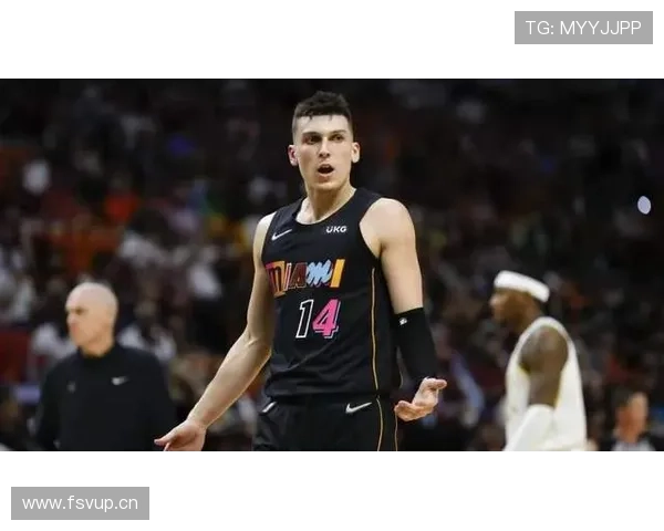 特伦特对位维尼修斯：边路防守能力解析