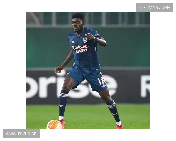 瓦伦西亚财政危机持续：转会操作受限，关键人才流失形势加剧