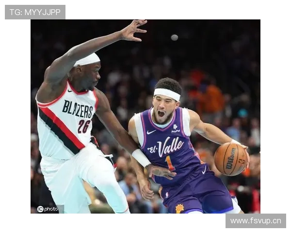 布克通过高效突破拉开防线，超越艾顿展现核心得分手价值