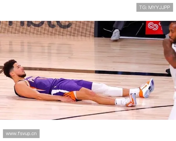 德文·布克无球跑动提升三分命中率 拉开队内得分差距